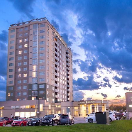 Sandman Signature Toronto Airport Hotel Екстер'єр фото