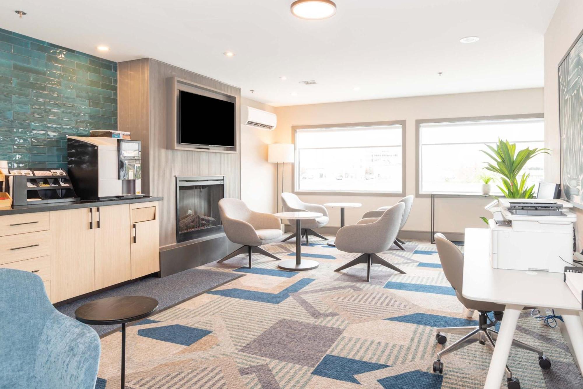 Sandman Signature Toronto Airport Hotel Екстер'єр фото
