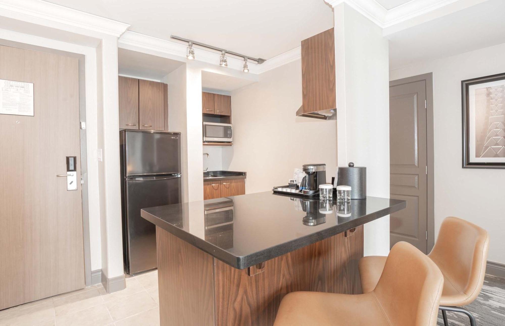 Sandman Signature Toronto Airport Hotel Екстер'єр фото