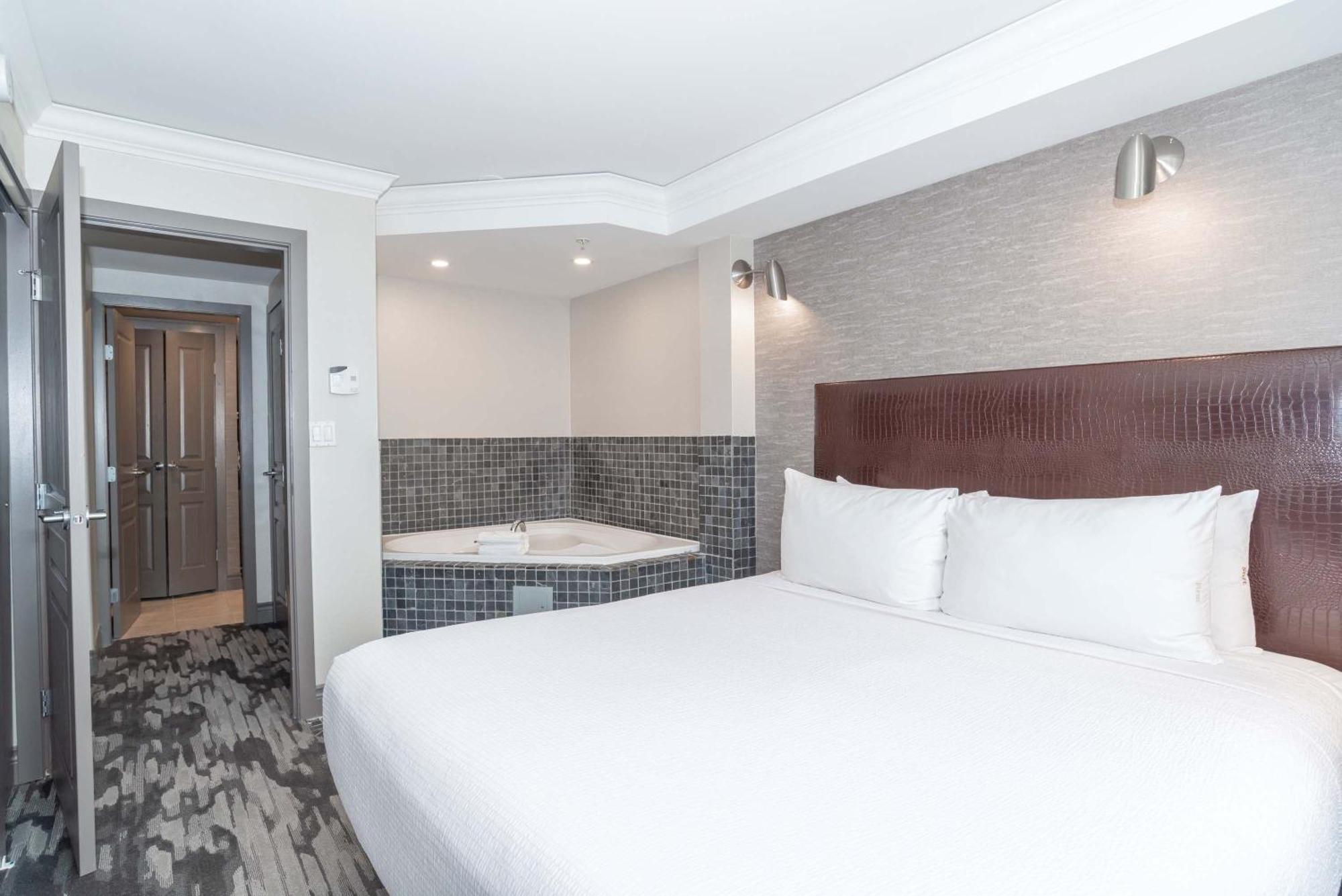 Sandman Signature Toronto Airport Hotel Екстер'єр фото