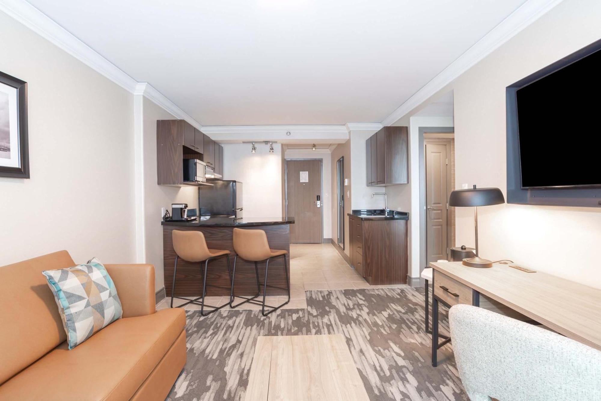 Sandman Signature Toronto Airport Hotel Екстер'єр фото