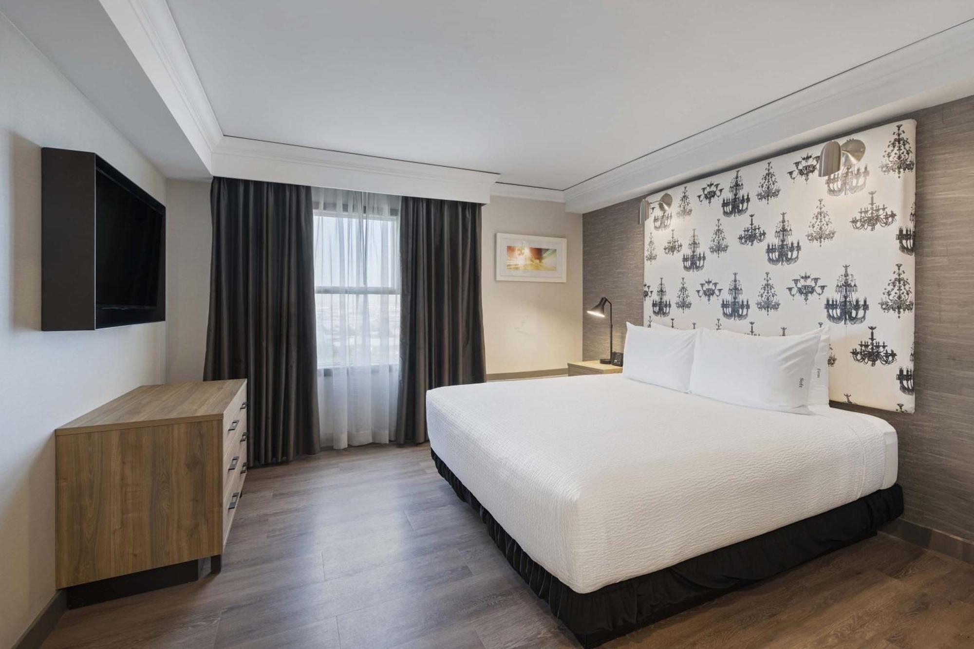 Sandman Signature Toronto Airport Hotel Екстер'єр фото