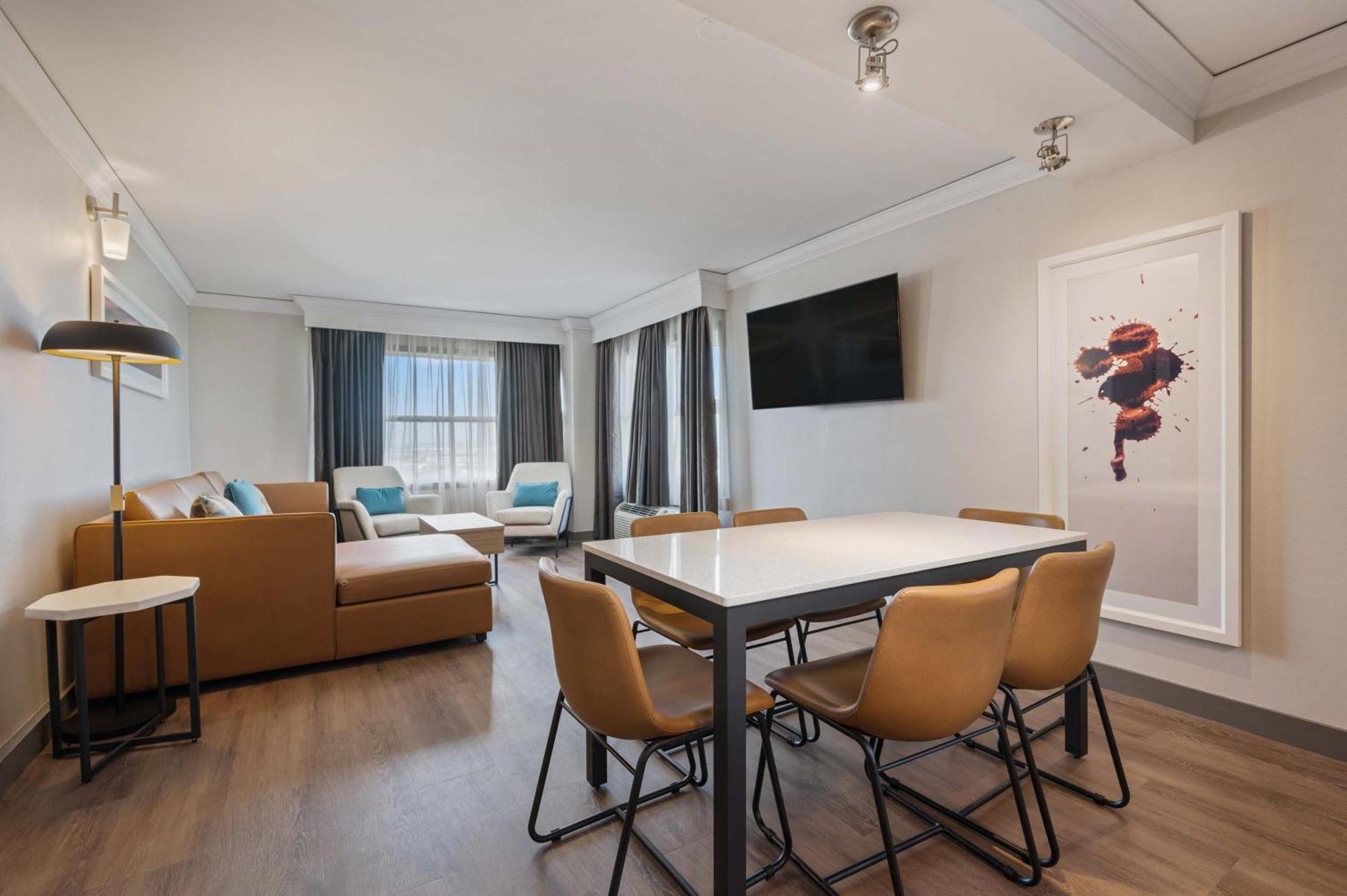 Sandman Signature Toronto Airport Hotel Екстер'єр фото
