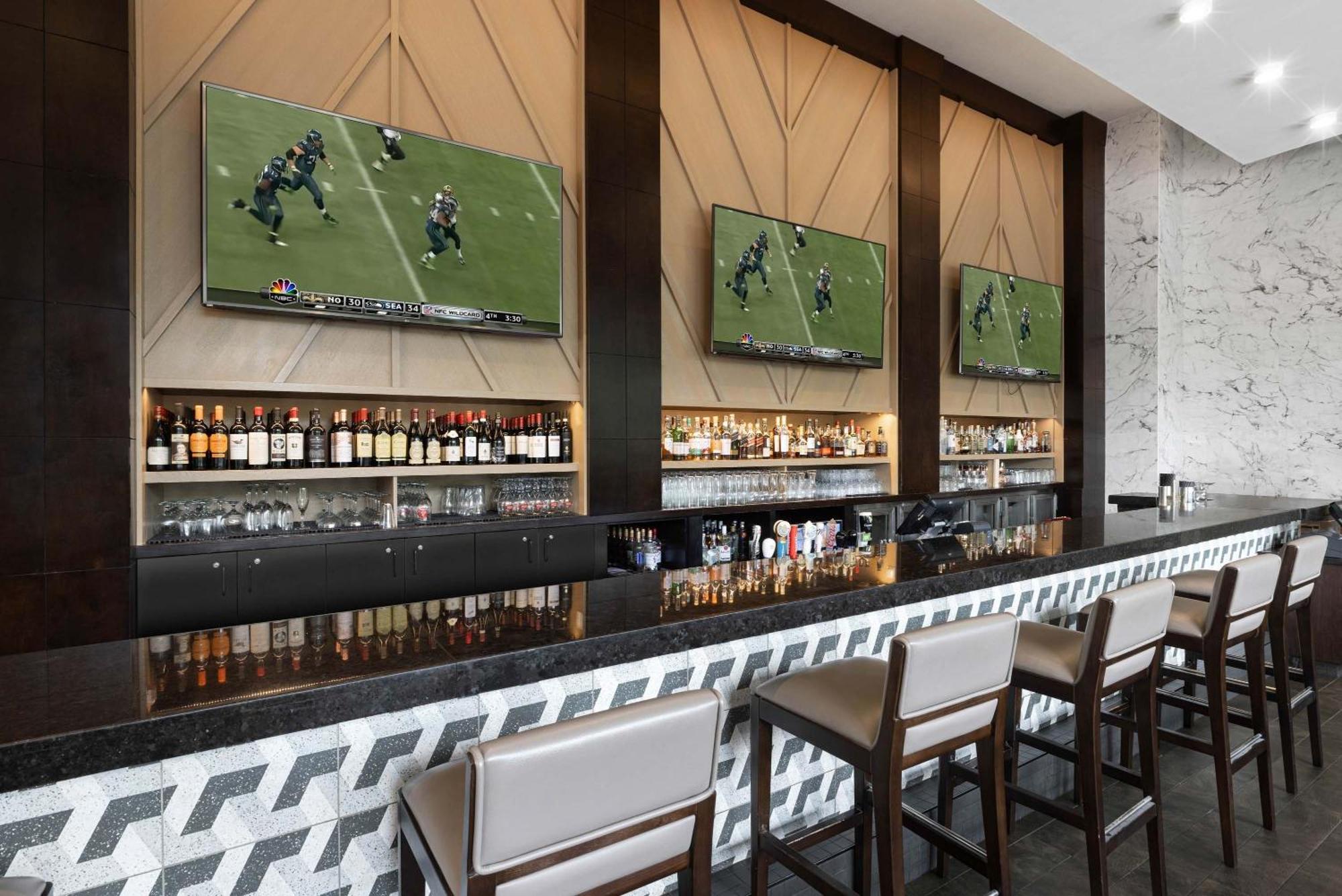Sandman Signature Toronto Airport Hotel Екстер'єр фото