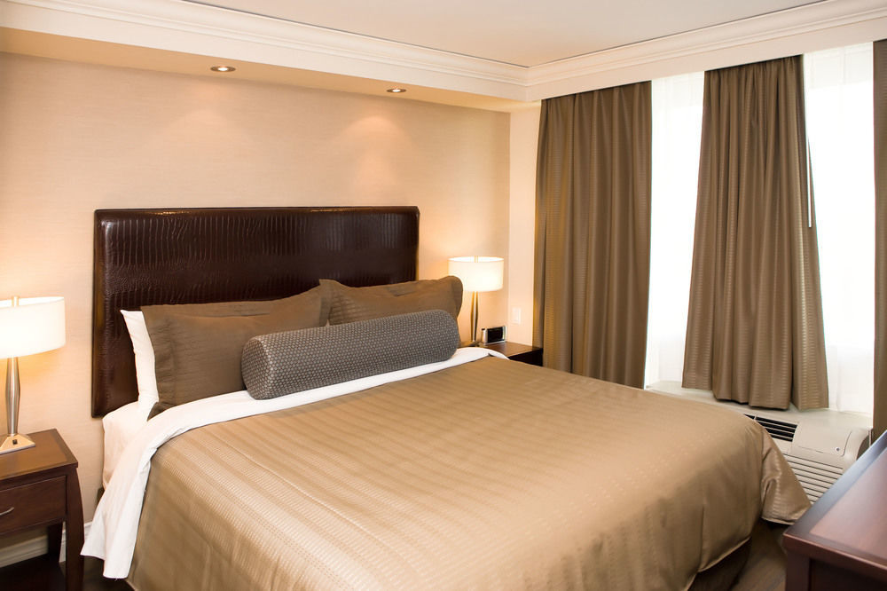 Sandman Signature Toronto Airport Hotel Екстер'єр фото